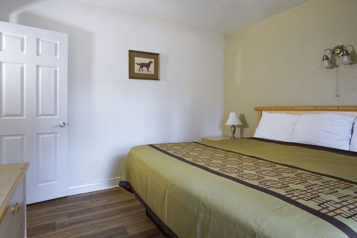 Green Gables Motel & Suites