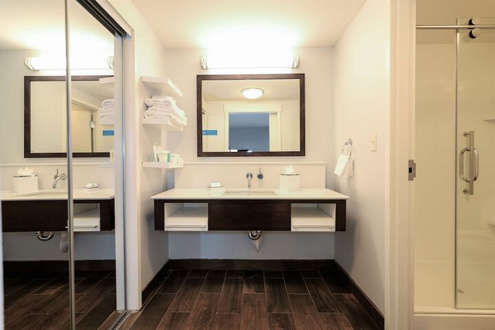 Room 35 of 78