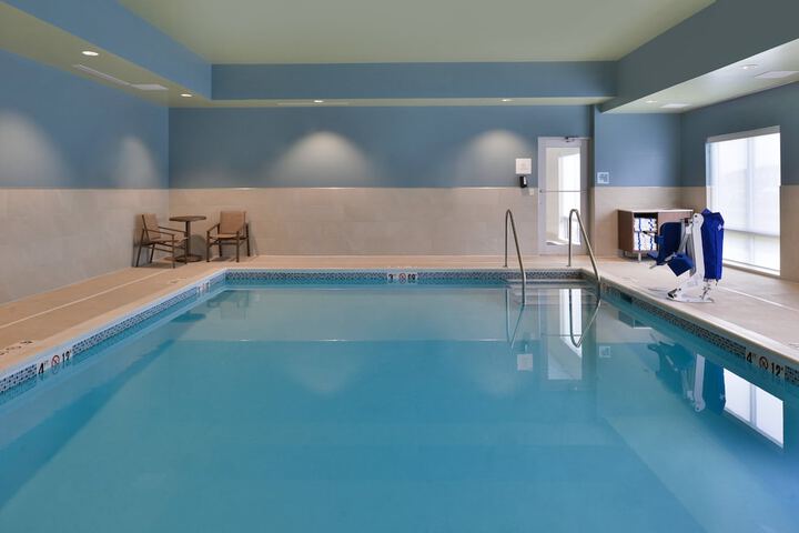 Holiday Inn Express & Suites Marshalltown by IHG
