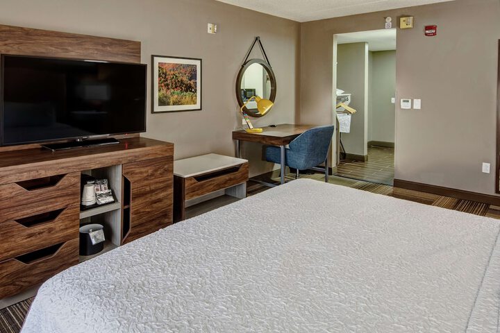 Room 26 of 33