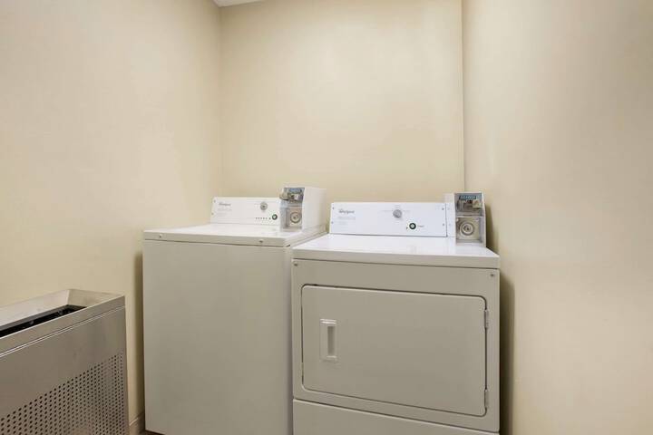 Room 14 of 32