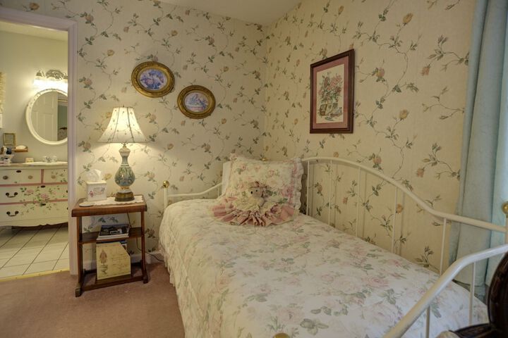 Room 71 of 106