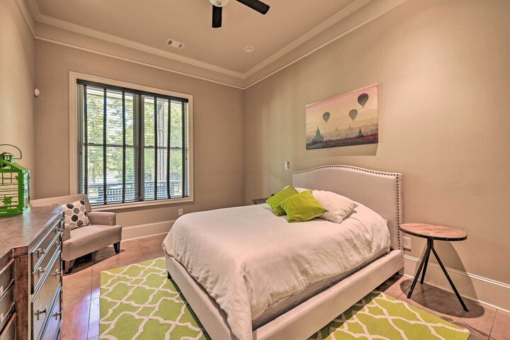 Upscale Family Home w / Dock on Lake Hartwell!
