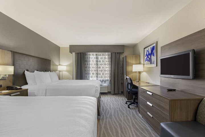Room 21 of 28