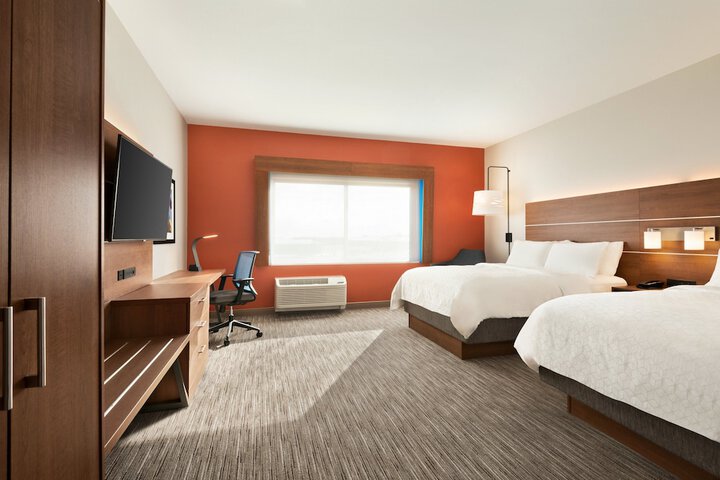 Room 11 of 38