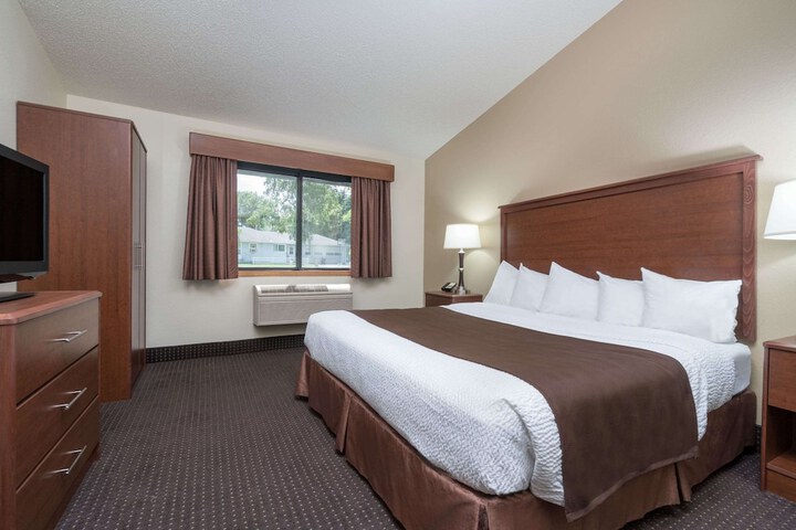 Room 10 of 22