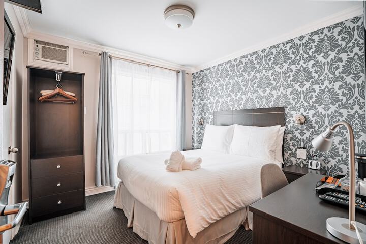 Room 40 of 64