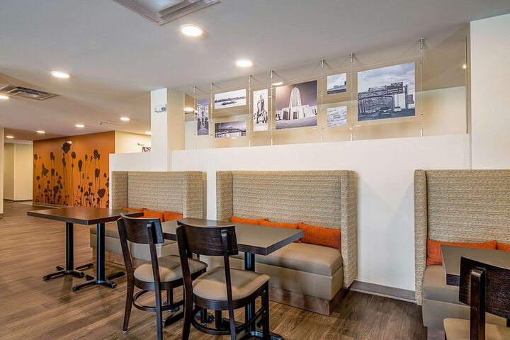 Breakfast/Coffee Service 28 of 41