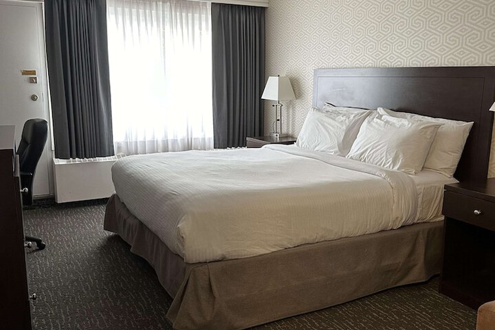 Room 25 of 54