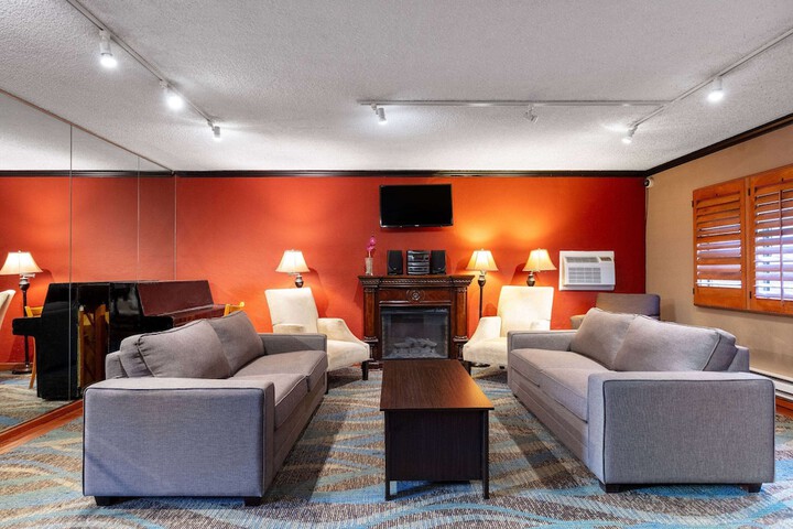 Room 30 of 49