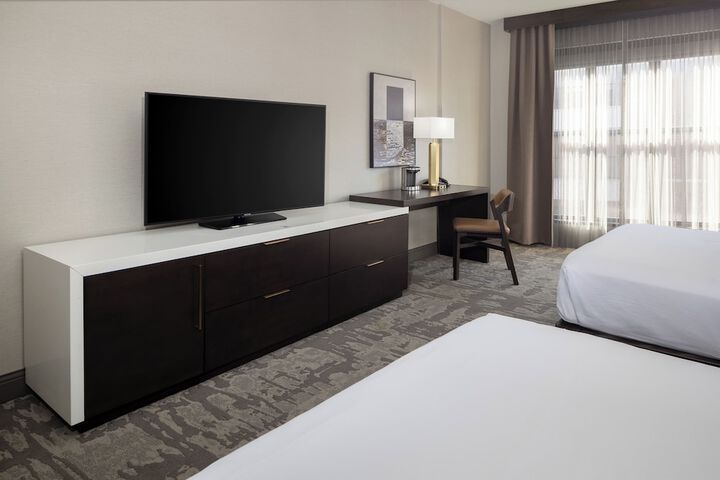Hilton Promenade at Branson Landing