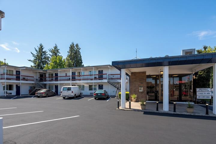 Travelers Inn by OYO Longview Kelso