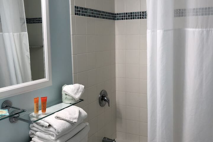 Room 33 of 111