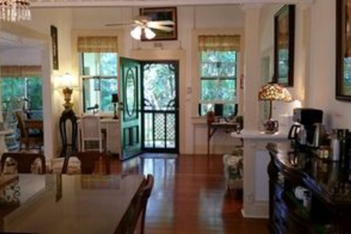 Haiku Plantation Inn Bed & Breakfast