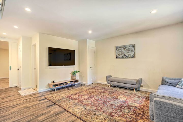 Sun-lit Vernon Condo 2 Mi to Ski Resort!