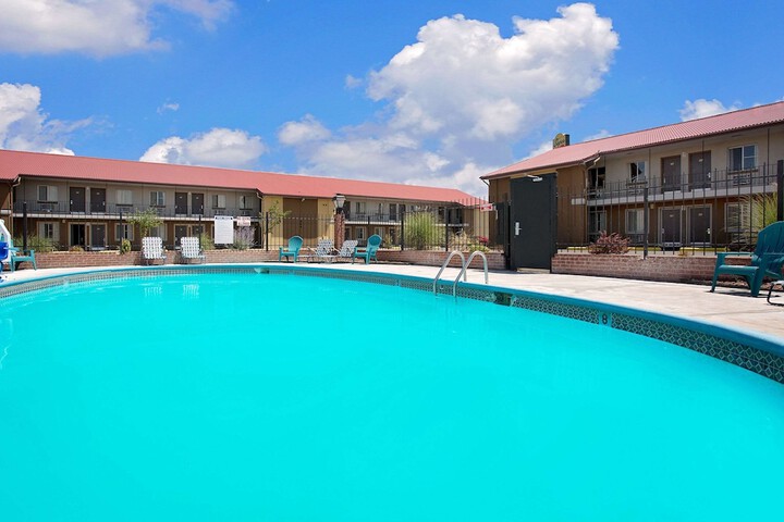 Pool 3 of 15
