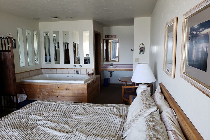 Algoma Beach Motel