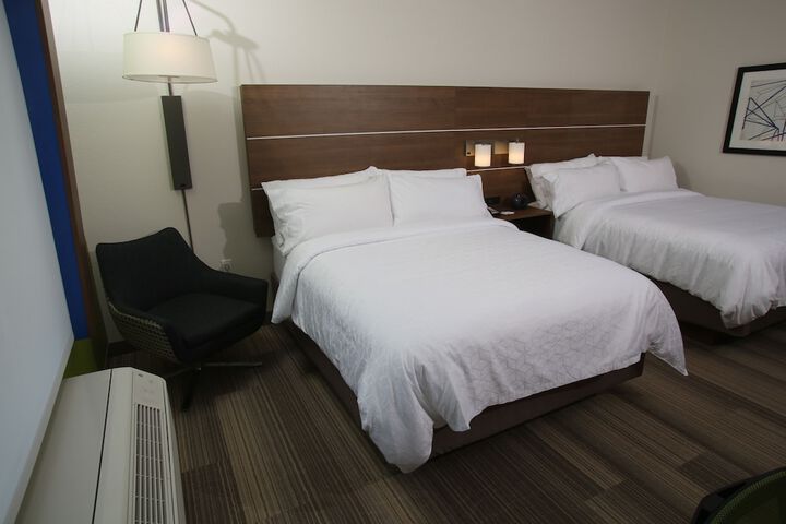 Room 12 of 36