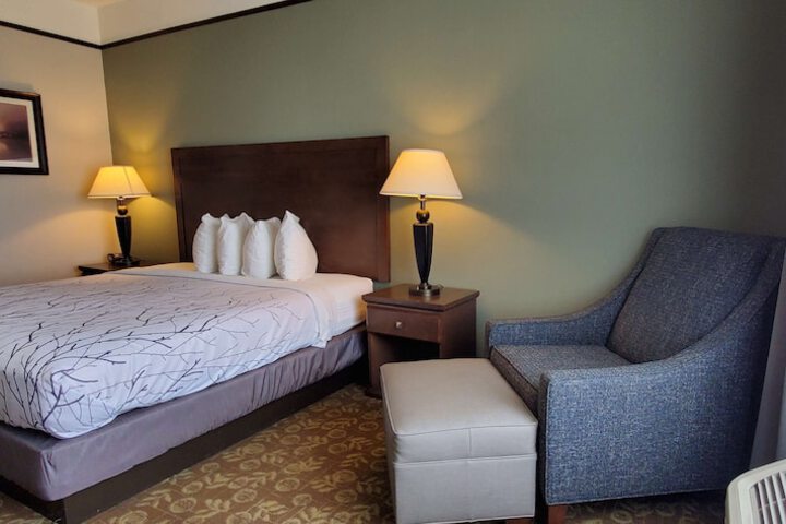 Best Western Plus Emory at Lake Fork Inn & Suites