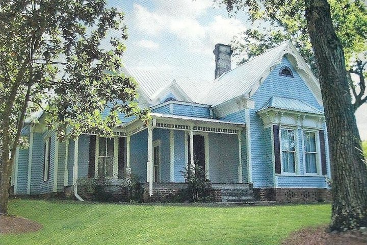 Adair Manor Bed & Breakfast