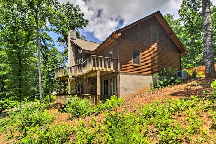 Tryon House w / Hot Tub - Near Equestrian Centers!