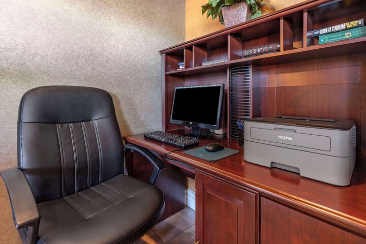 Business Center 81 of 81