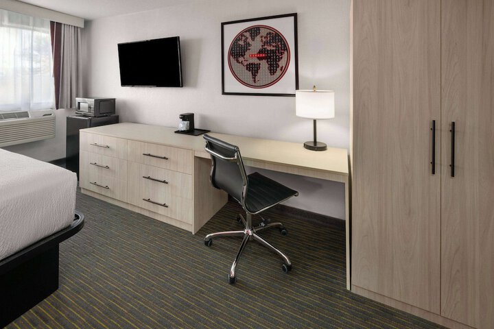 Room 10 of 45