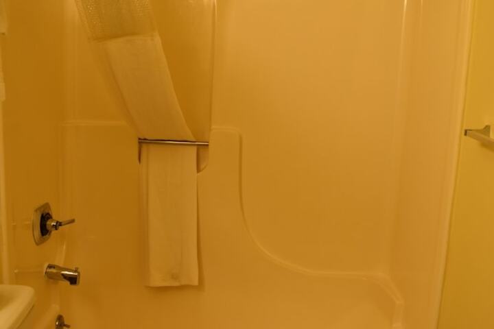 Room 27 of 60