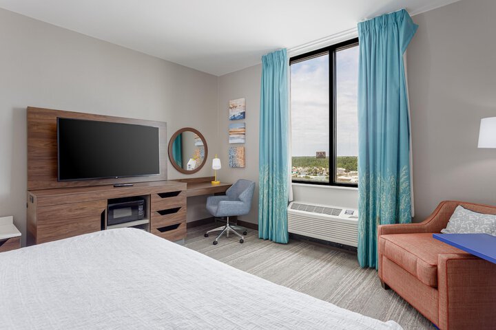 Hampton Inn & Suites Orange Beach / Gulf Front