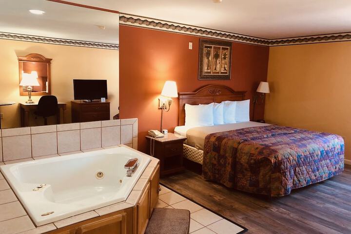 Room 4 of 17