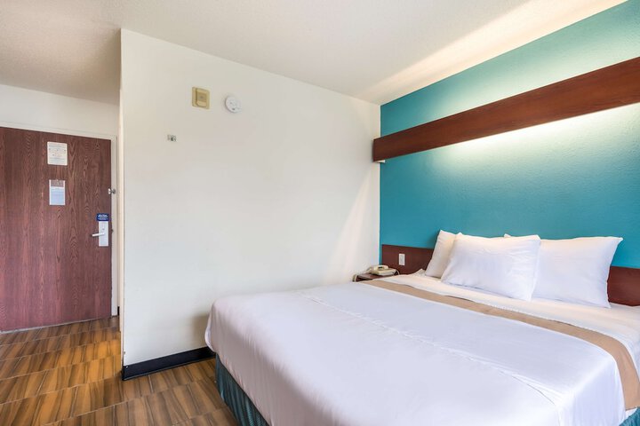 Room 26 of 29