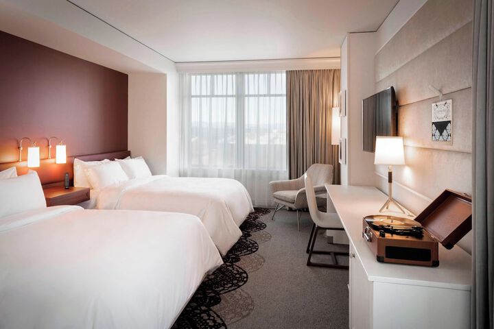 The Elizabeth Hotel Autograph Collection