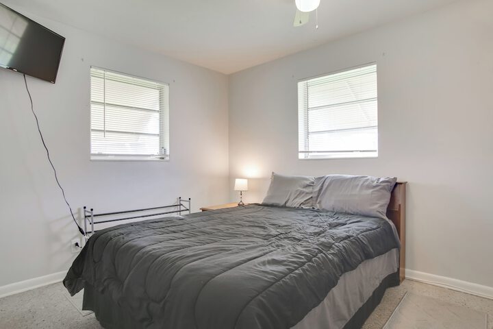Pets Welcome: Cozy Home w / Pool in Margate!