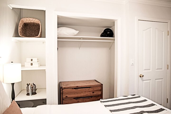 Room 32 of 100