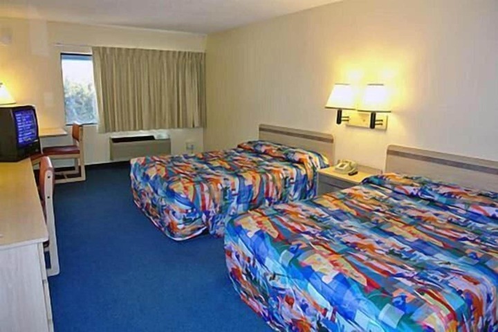 Motel 6 Seymour IN - North