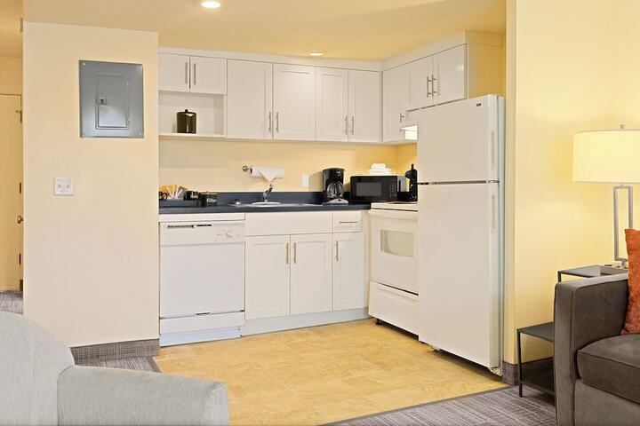 Lakeshore Inn