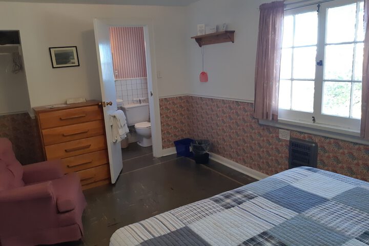 Room 94 of 215