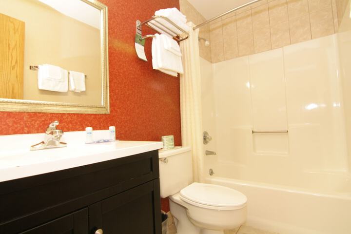 Room 8 of 33