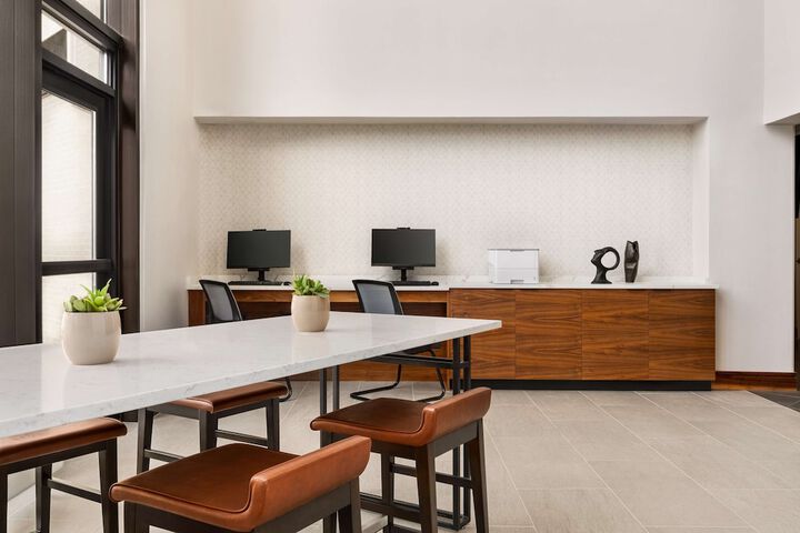Business Center 36 of 38