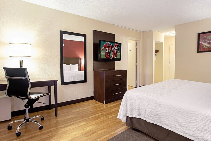 Red Roof Inn PLUS+ Wichita East