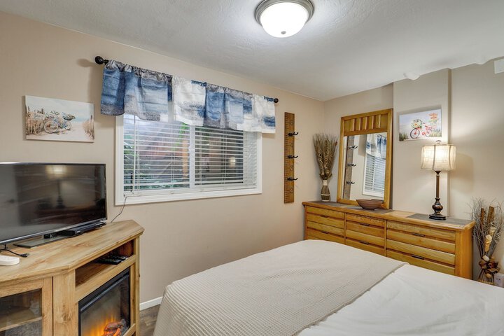 Game Room + Hot Tub: Salt Lake City Area Apt