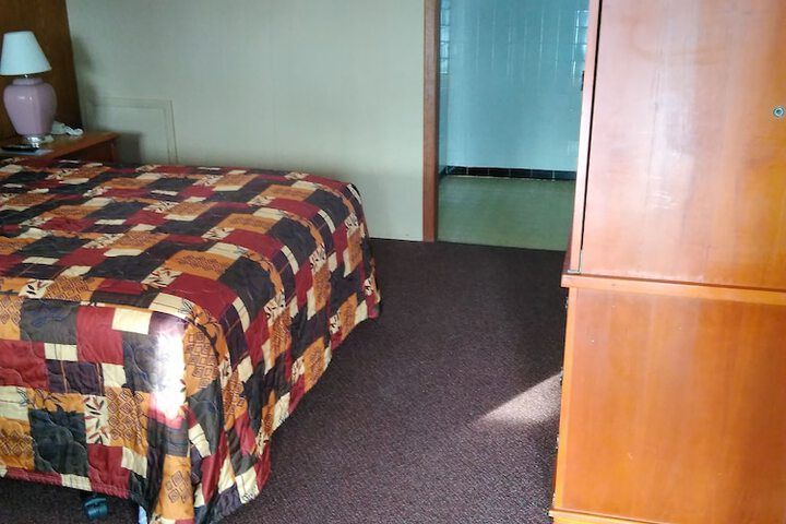 Room 21 of 27