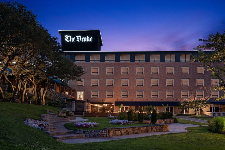 Hotel 5 of 75