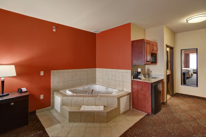 Holiday Inn Express & Suites Altus by IHG