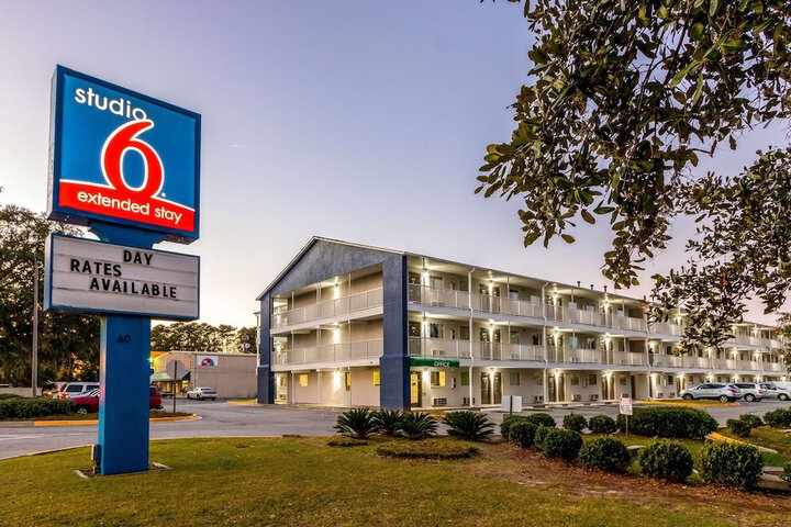 Hotel Exterior 42 of 42