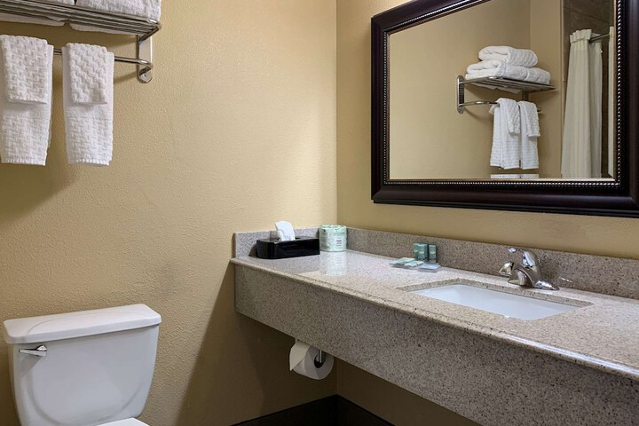 Room 10 of 14