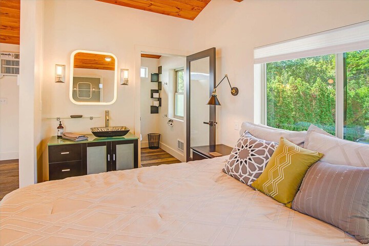 Lake Level Chalet in Oroville