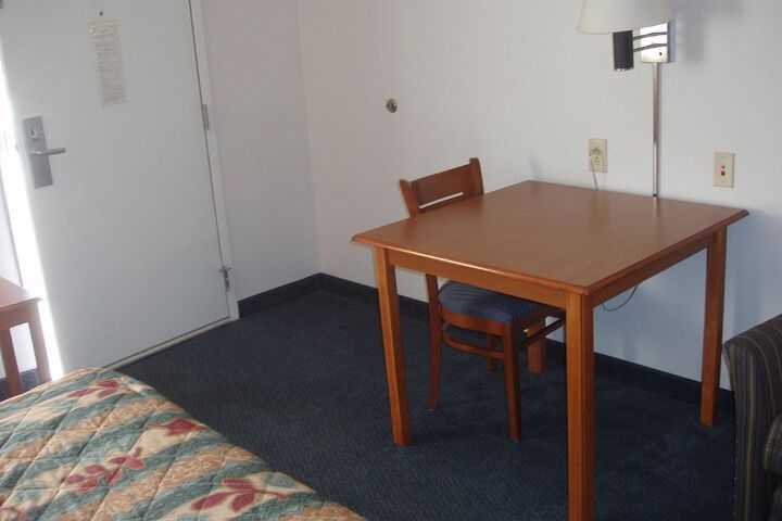 Room 11 of 20