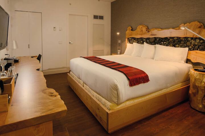 Room 44 of 108
