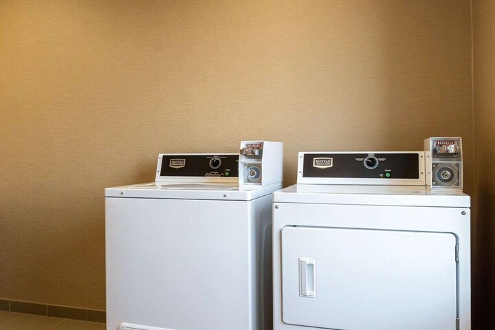 Comfort Inn & Suites Watford City